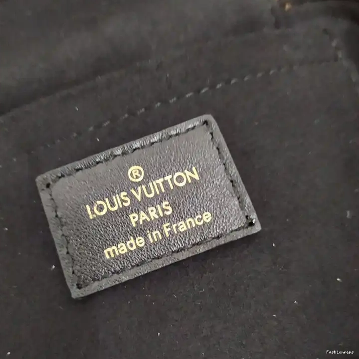 Fashionreps 204B570004 Bags LV 0527